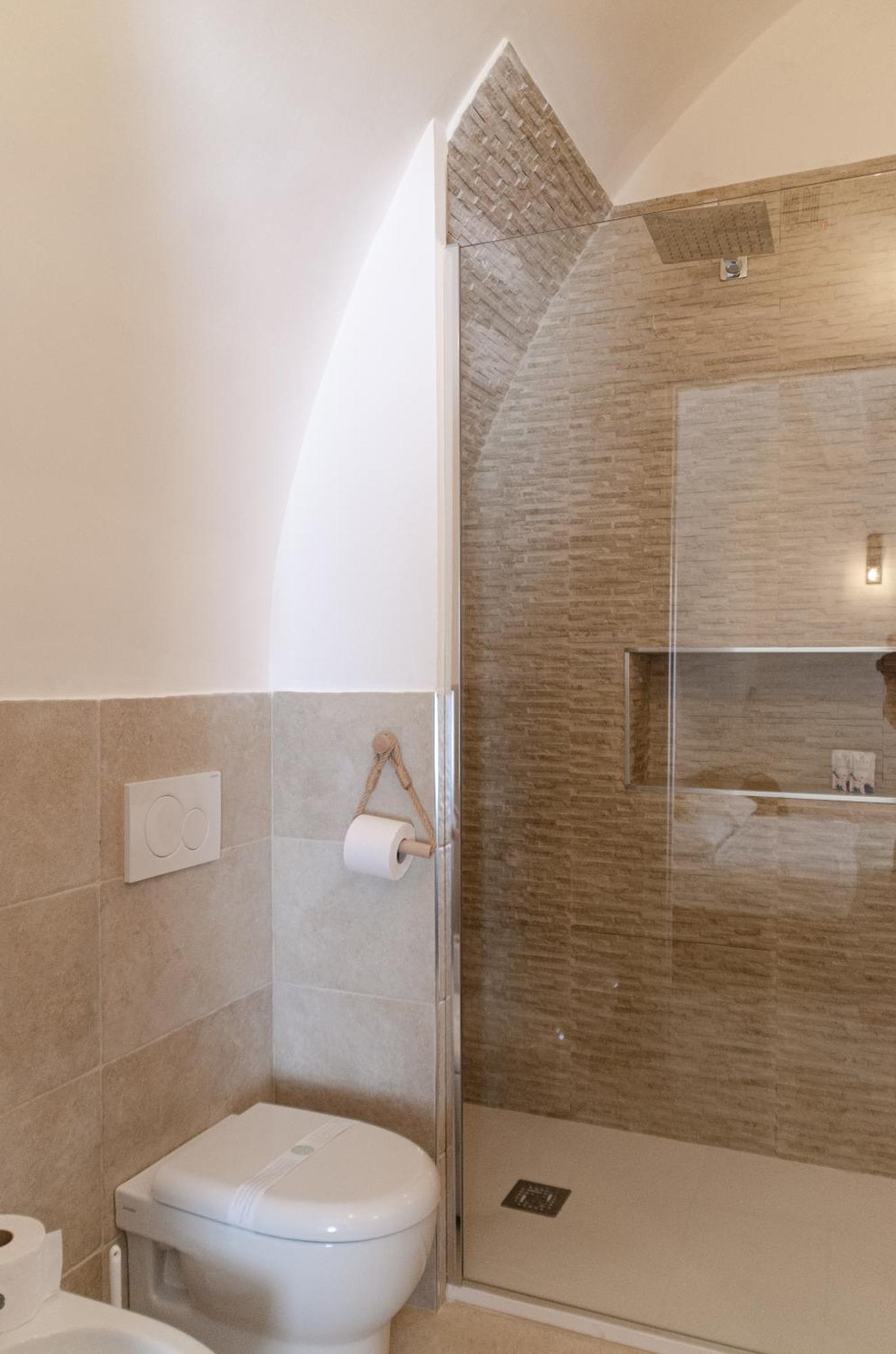 Aca Suite Luxury With Jacuzzi Adelfia Екстериор снимка
