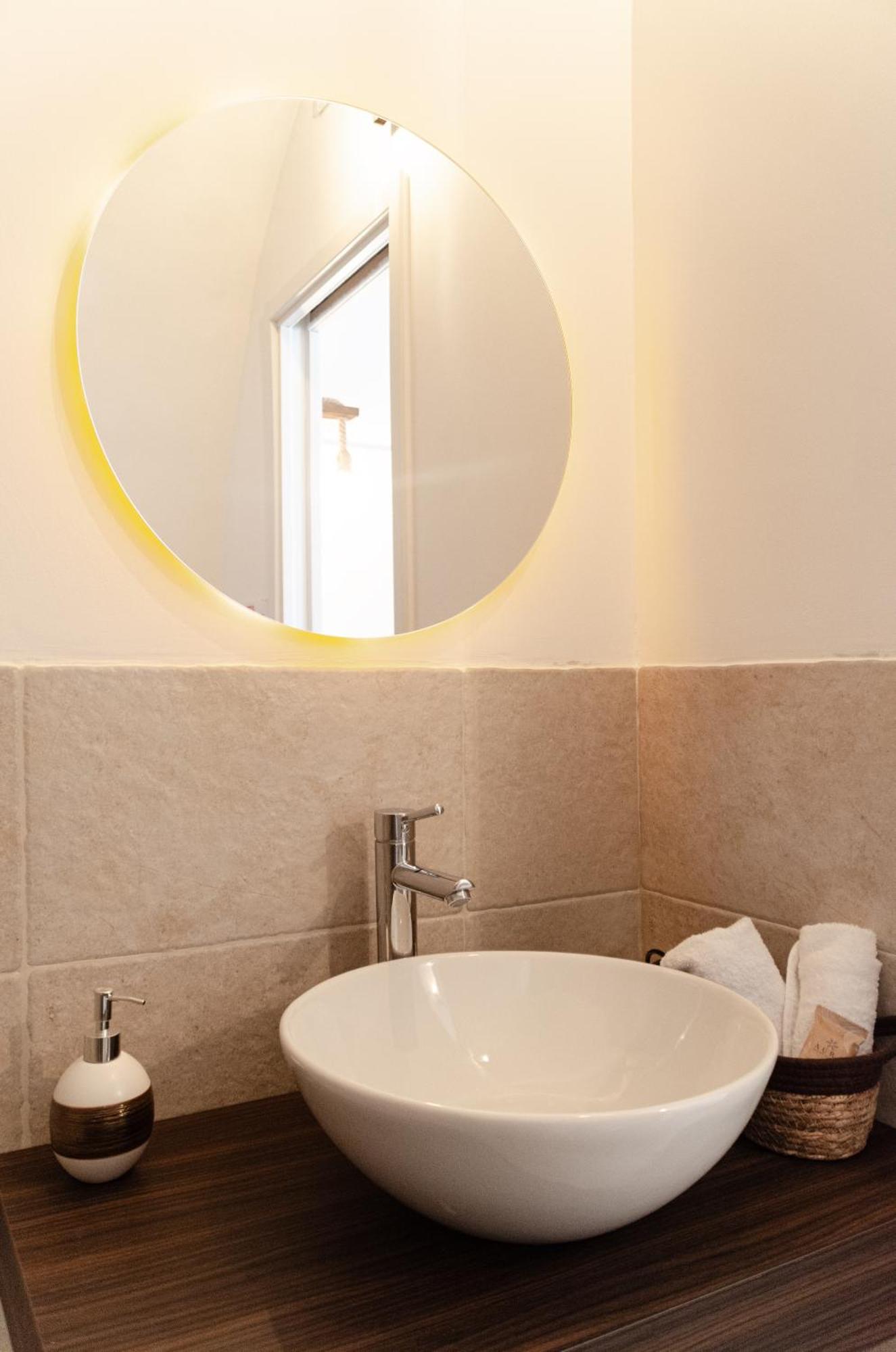 Aca Suite Luxury With Jacuzzi Adelfia Екстериор снимка